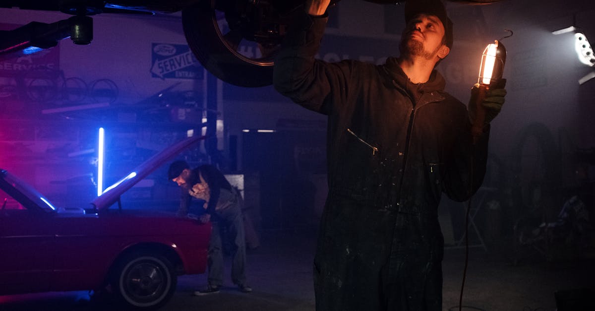 Understanding the Qualifications to Look for in a Mechanic